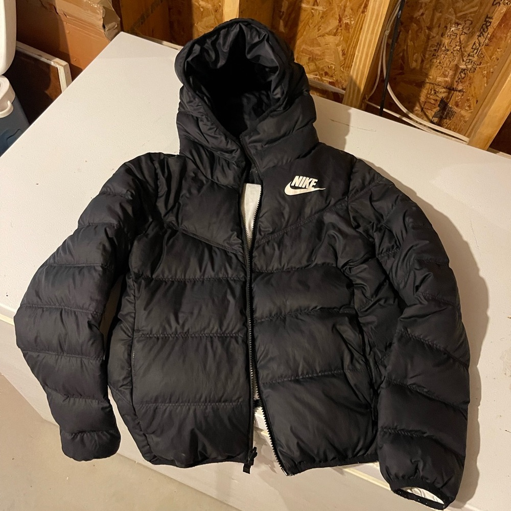 Nike Black and white reversible Hooded Puffer Jacket